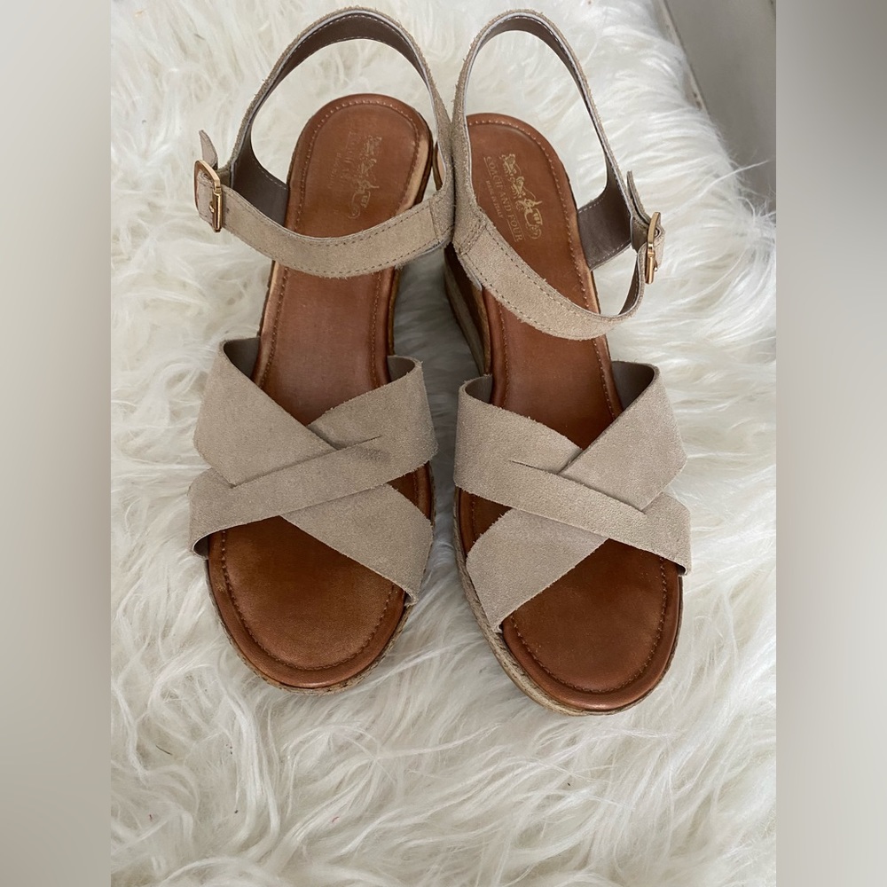 Coach Wedge Sandal Beige Buckle Italy EUC